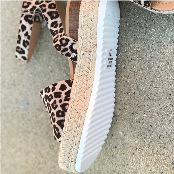 Soda Topic Leopard Cheetah Animal Print Espadrille Platform Sandals - Picture 8 of 8